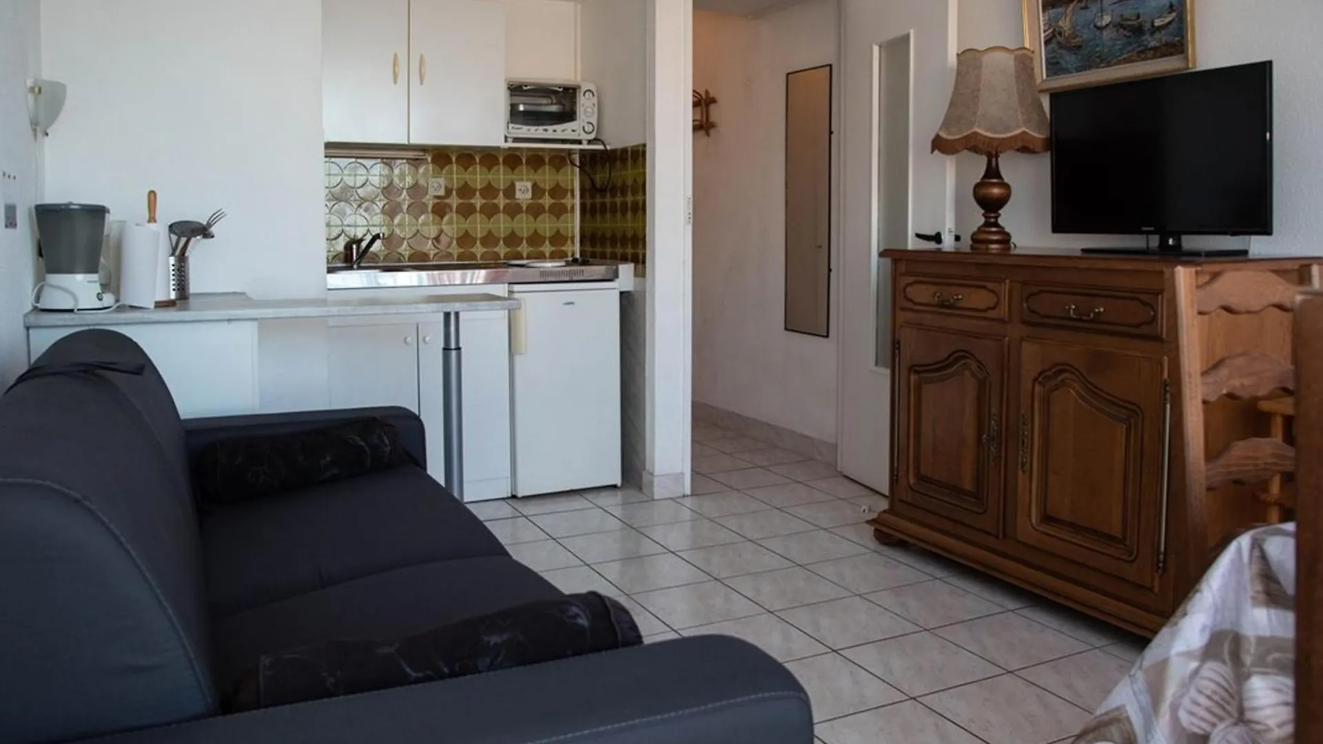 Appartement Studio Au Lavandou, A 20M De La Plage Avec Parking - Fr-1-803-78 Le Lavandou